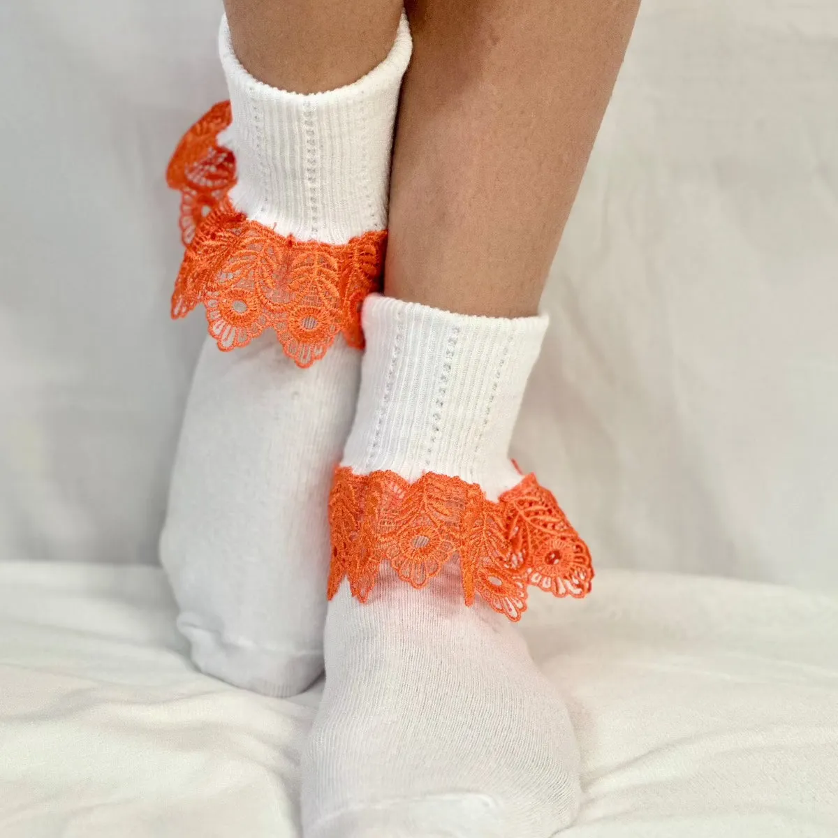 BLOSSOM lace cuff socks - white / orange