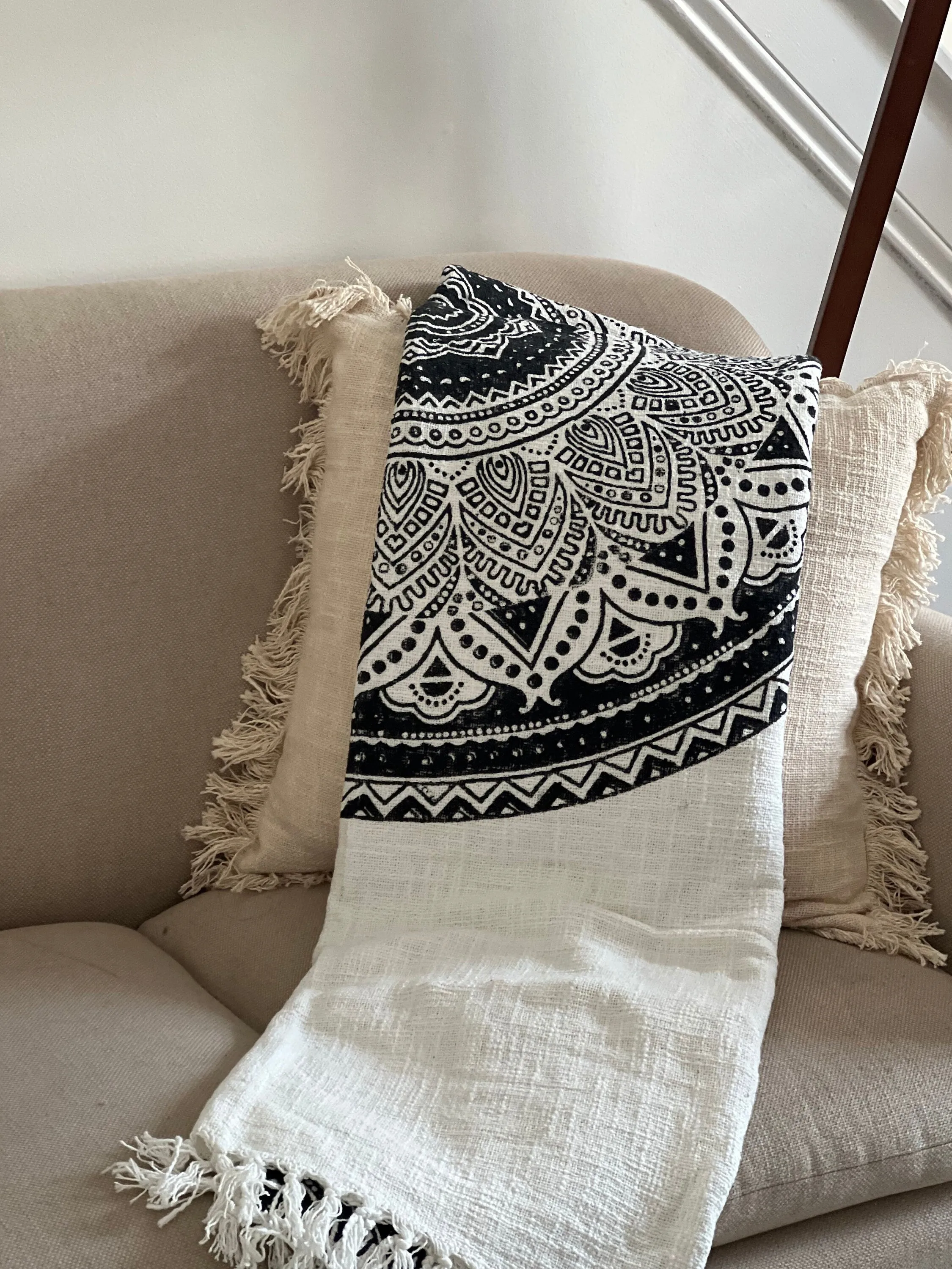 Boho Mandala Blanket, Boho Tapestry, Black and White Mandala Print,  Boho Blanket for Bed,  Woven Wall Decor