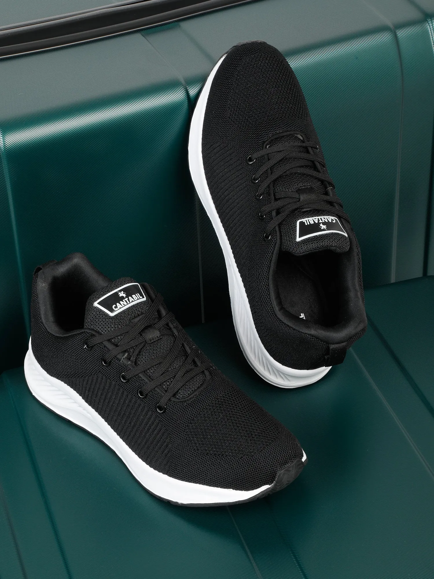 Men's Black Solid Lace-Up Running Shoes