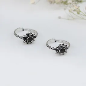 Teejh Arika Black Stone Silver Oxidised Toe Rings