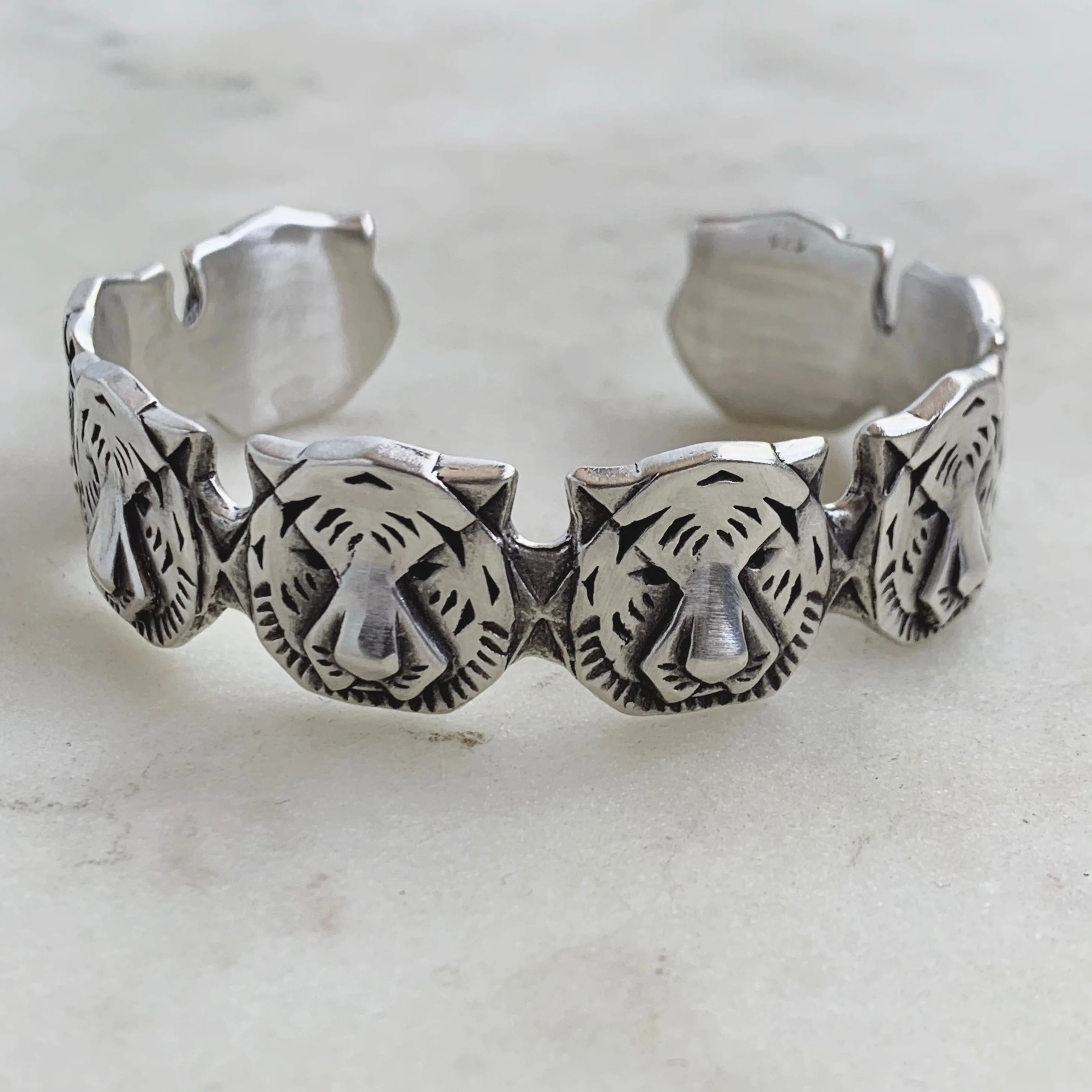 TIGER CUFF