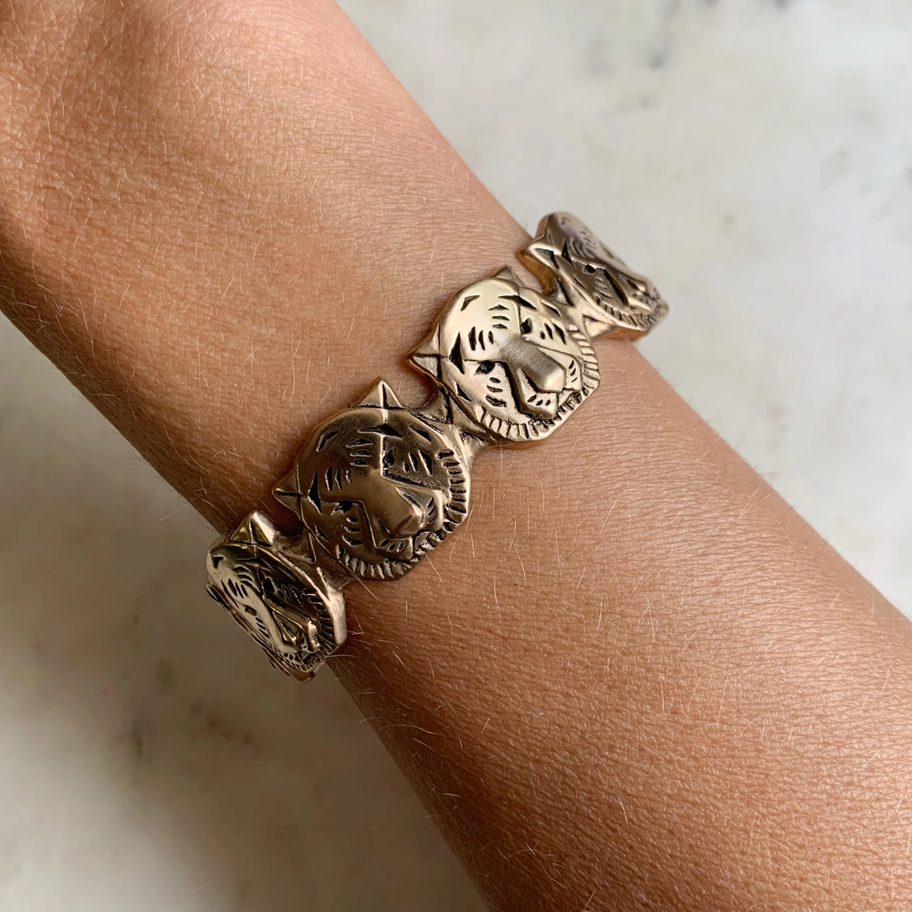 TIGER CUFF