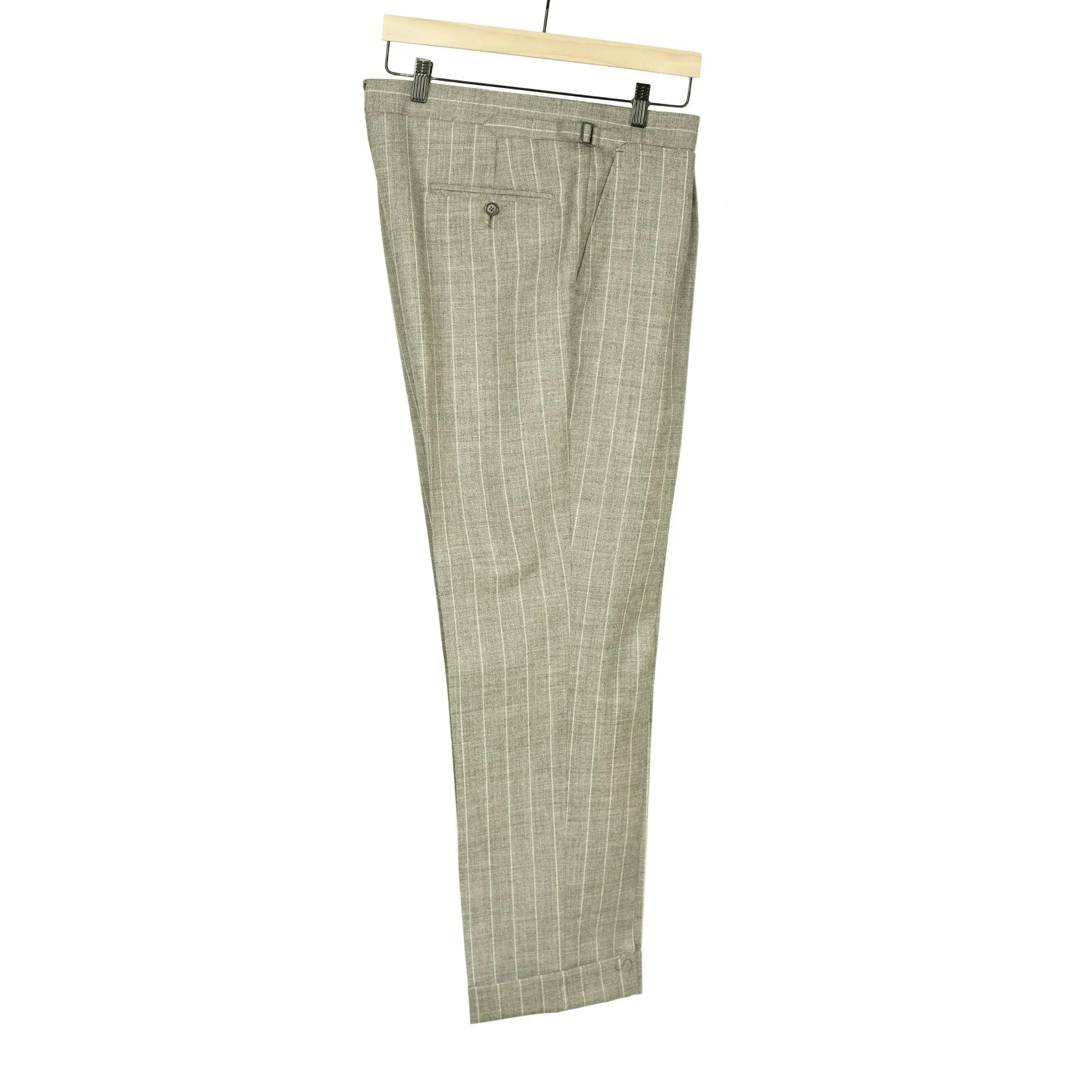 x Sartoria Carrara: Pleated trousers in taupe undyed wool with cream stripe